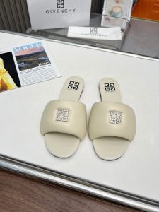 Givenchy Slippers Gate10195