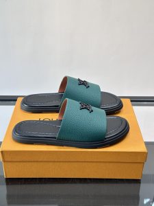 Louis Vuitton Beach Sandals Gate8486