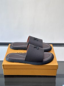 Louis Vuitton Beach Sandals Gate8489