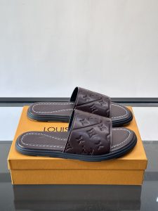 Louis Vuitton Beach Sandals Gate8490