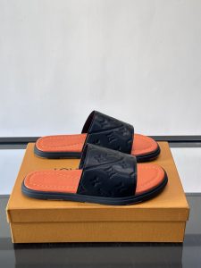 Louis Vuitton Beach Sandals Gate8496