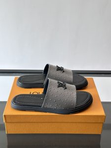 Louis Vuitton Beach Sandals Gate8498