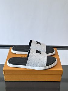 Louis Vuitton Beach Sandals Gate8499