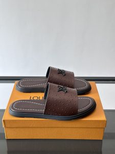 Louis Vuitton Beach Sandals Gate8500