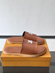 Louis Vuitton Beach Sandals Gate8504