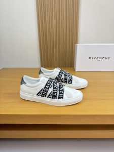 Givenchy Sneakers Gate14825