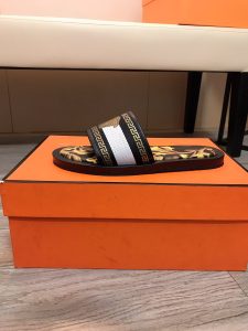 Versace Casual Slippers Gate11438