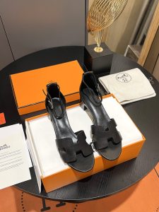 Hermes Chunky Heel Sandals Gate409