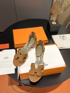 Hermes Chunky Heel Sandals Gate410