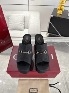 Gucci Canvas Sandals Gate565