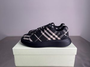 Burberry Sneakers Gate12720