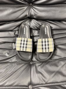 Burberry Plaid Sandals Gate1828