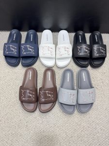 Burberry Slippers Gate8984